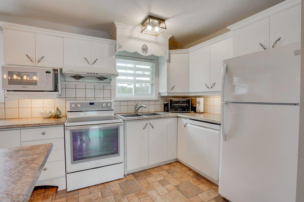 









26


Rue de l'Abbé-Desautels

,
Gatineau (Gatineau),




QC
J8T3E6

