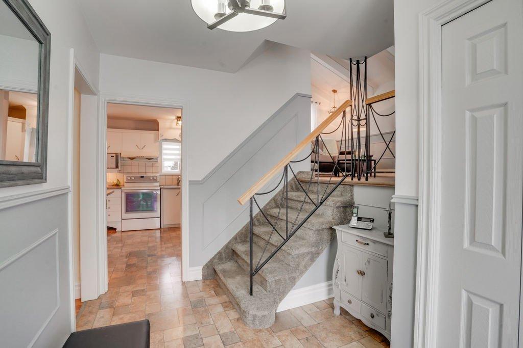 









26


Rue de l'Abbé-Desautels

,
Gatineau (Gatineau),




QC
J8T3E6

