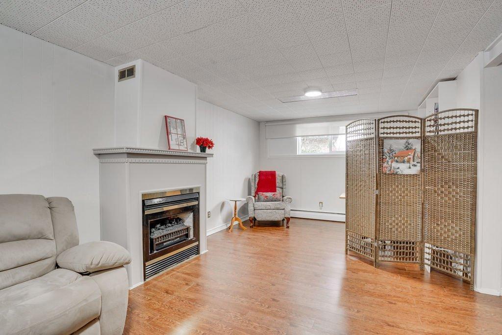 









26


Rue de l'Abbé-Desautels

,
Gatineau (Gatineau),




QC
J8T3E6

