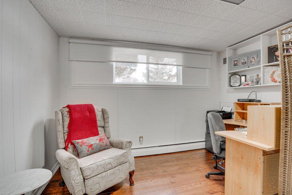 









26


Rue de l'Abbé-Desautels

,
Gatineau (Gatineau),




QC
J8T3E6

