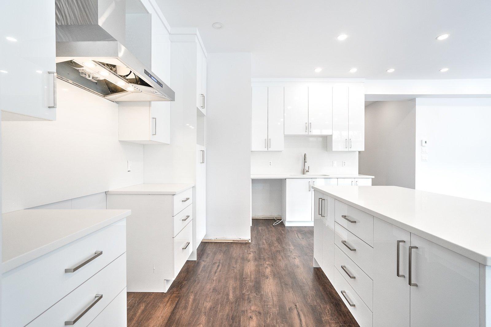 









20


Rue Larocque O.

, 11,
Sainte-Agathe-des-Monts,




QC
J8C1A2

