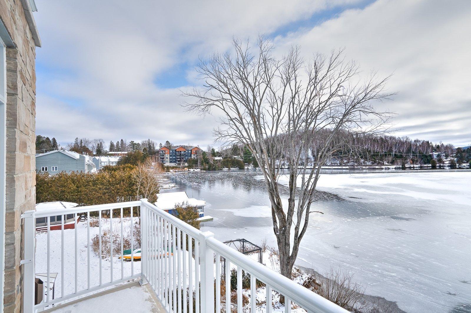 









20


Rue Larocque O.

, 11,
Sainte-Agathe-des-Monts,




QC
J8C1A2

