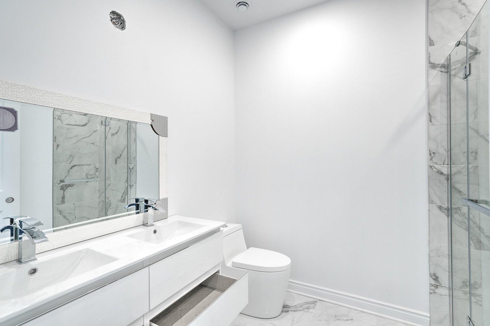 









20


Rue Larocque O.

, 11,
Sainte-Agathe-des-Monts,




QC
J8C1A2

