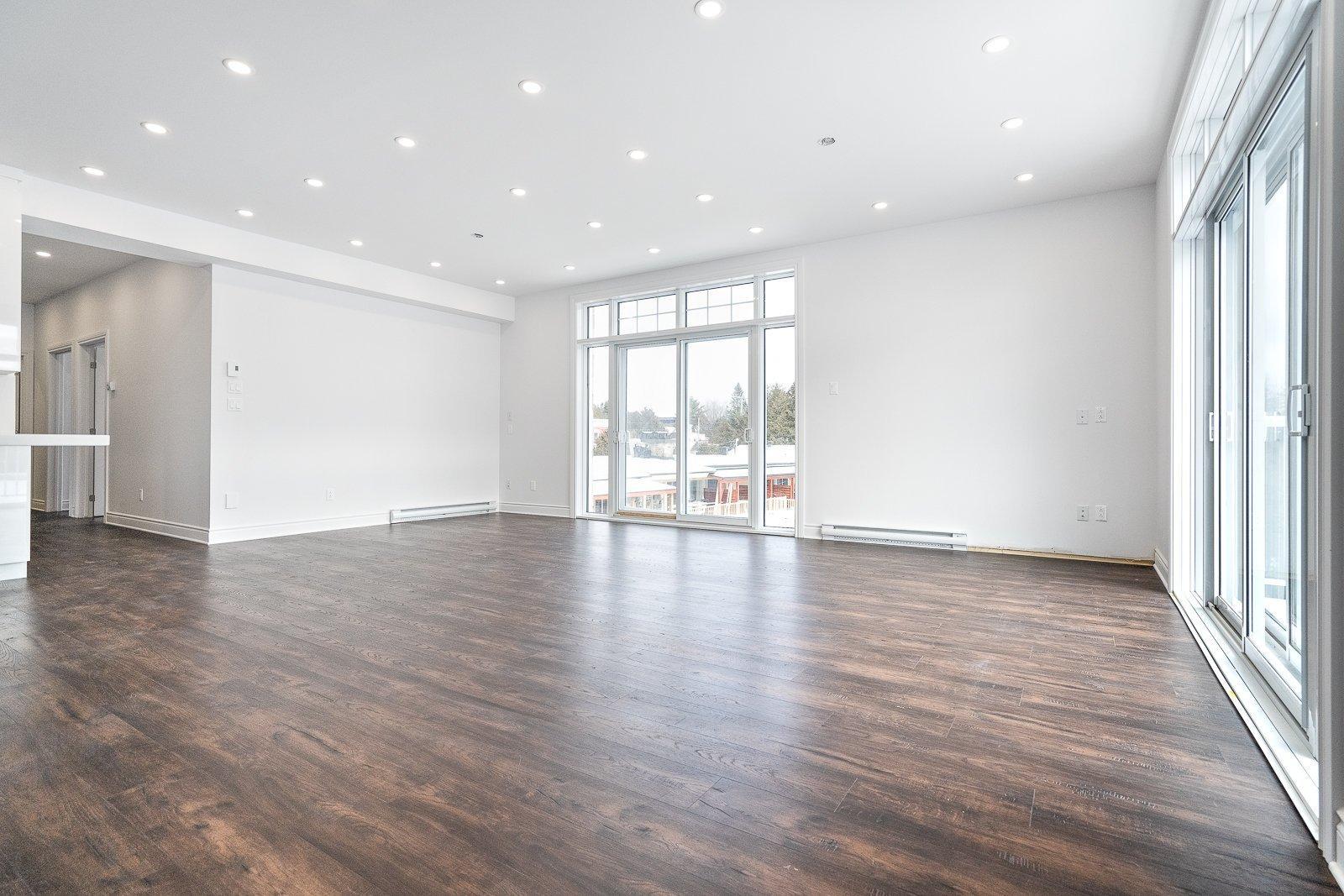 









20


Rue Larocque O.

, 11,
Sainte-Agathe-des-Monts,




QC
J8C1A2

