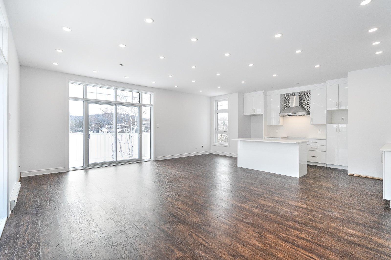 









20


Rue Larocque O.

, 11,
Sainte-Agathe-des-Monts,




QC
J8C1A2

