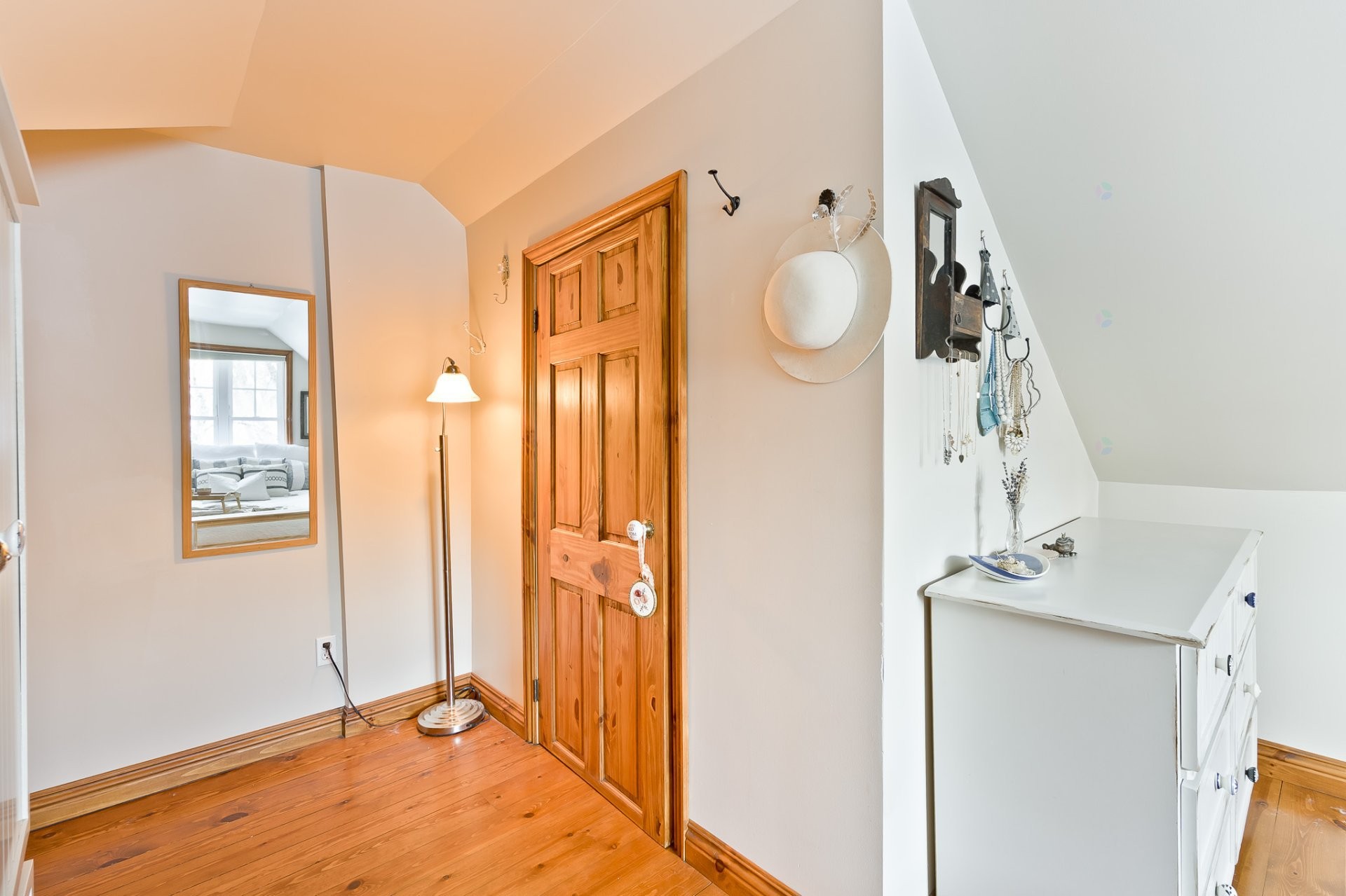 









54


Rue Downs

,
Sherbrooke (Lennoxville),




QC
J1M1Z1

