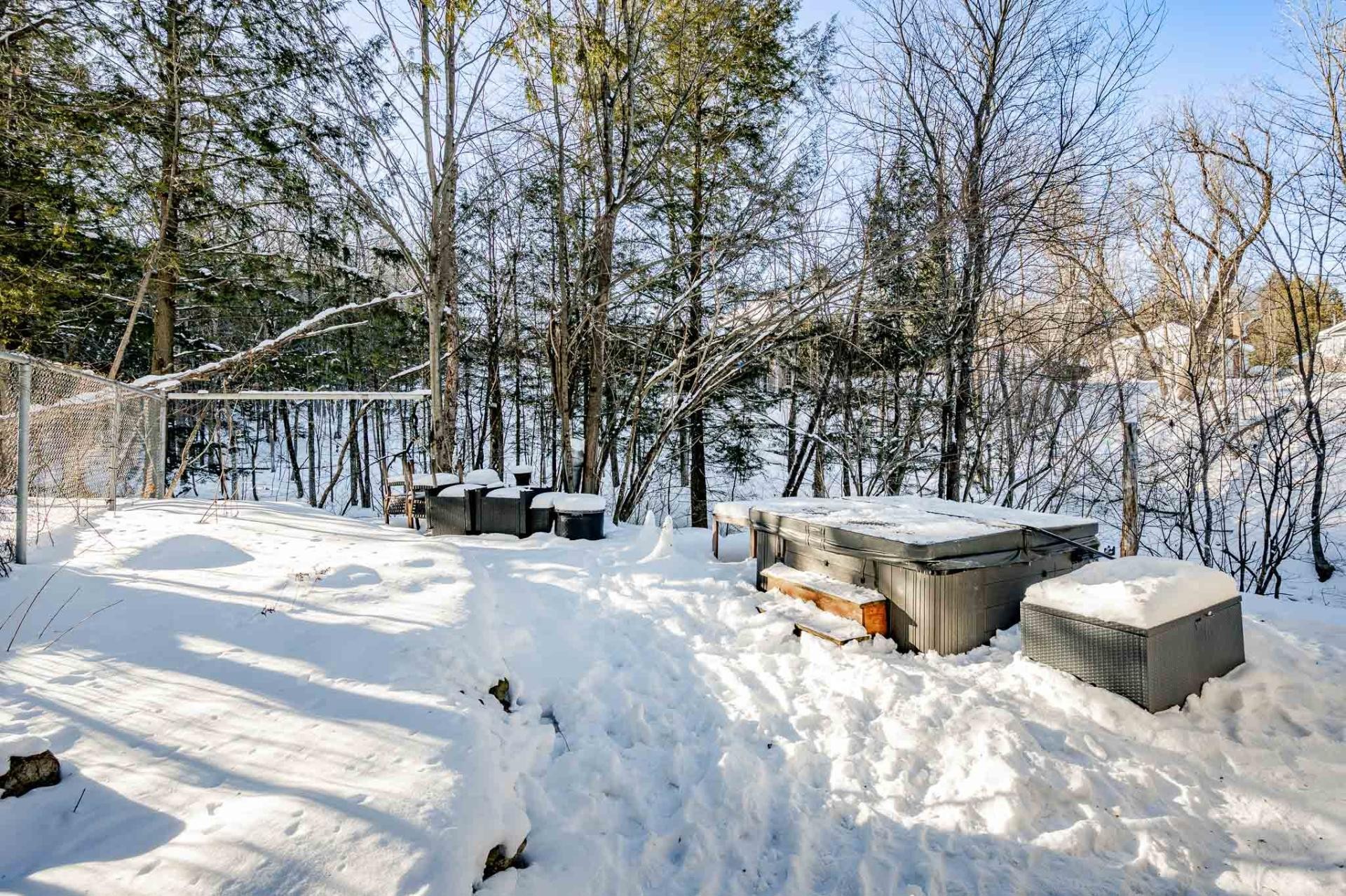 









54


Rue Downs

,
Sherbrooke (Lennoxville),




QC
J1M1Z1

