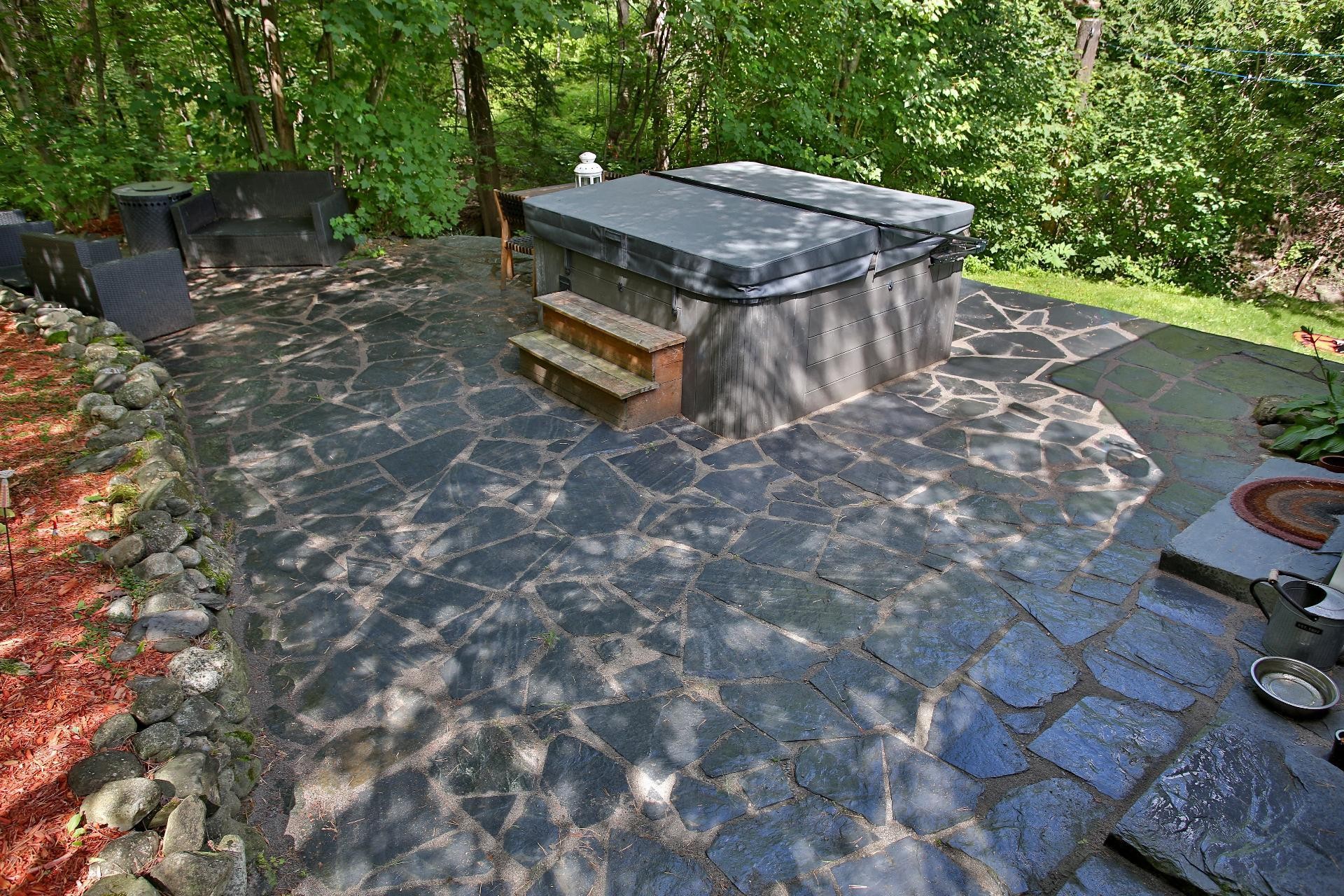 









54


Rue Downs

,
Sherbrooke (Lennoxville),




QC
J1M1Z1

