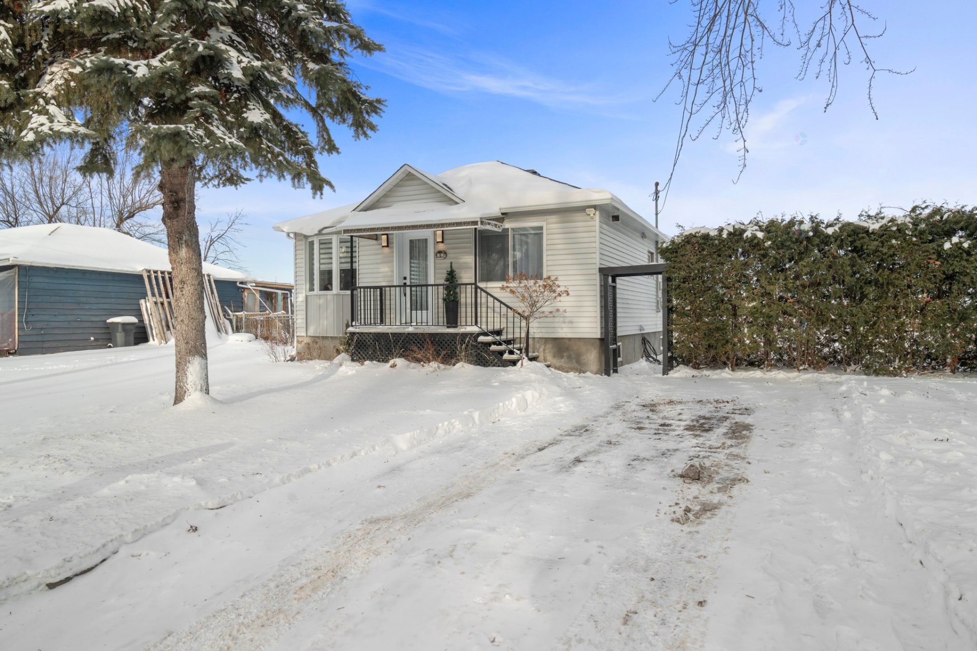 









5


Rue Île-Mathieu

,
Laval (Saint-François),




QC
H7A4C6

