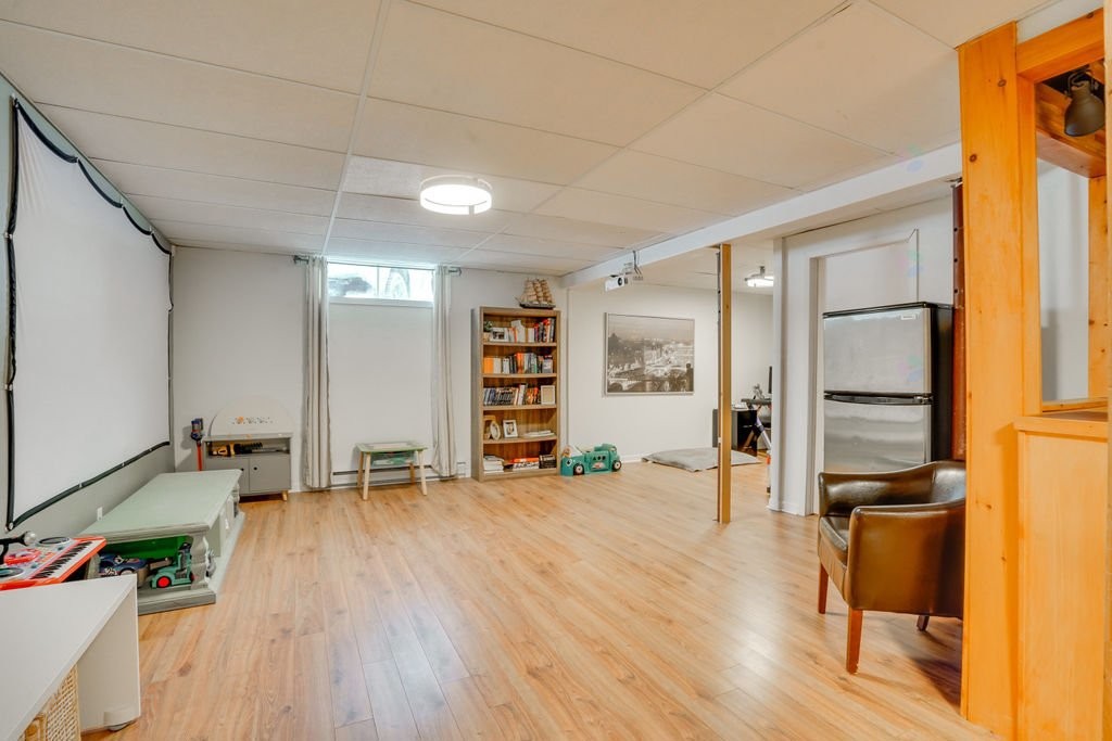 









850


Rue Madore

,
Gatineau (Gatineau),




QC
J8R1H7

