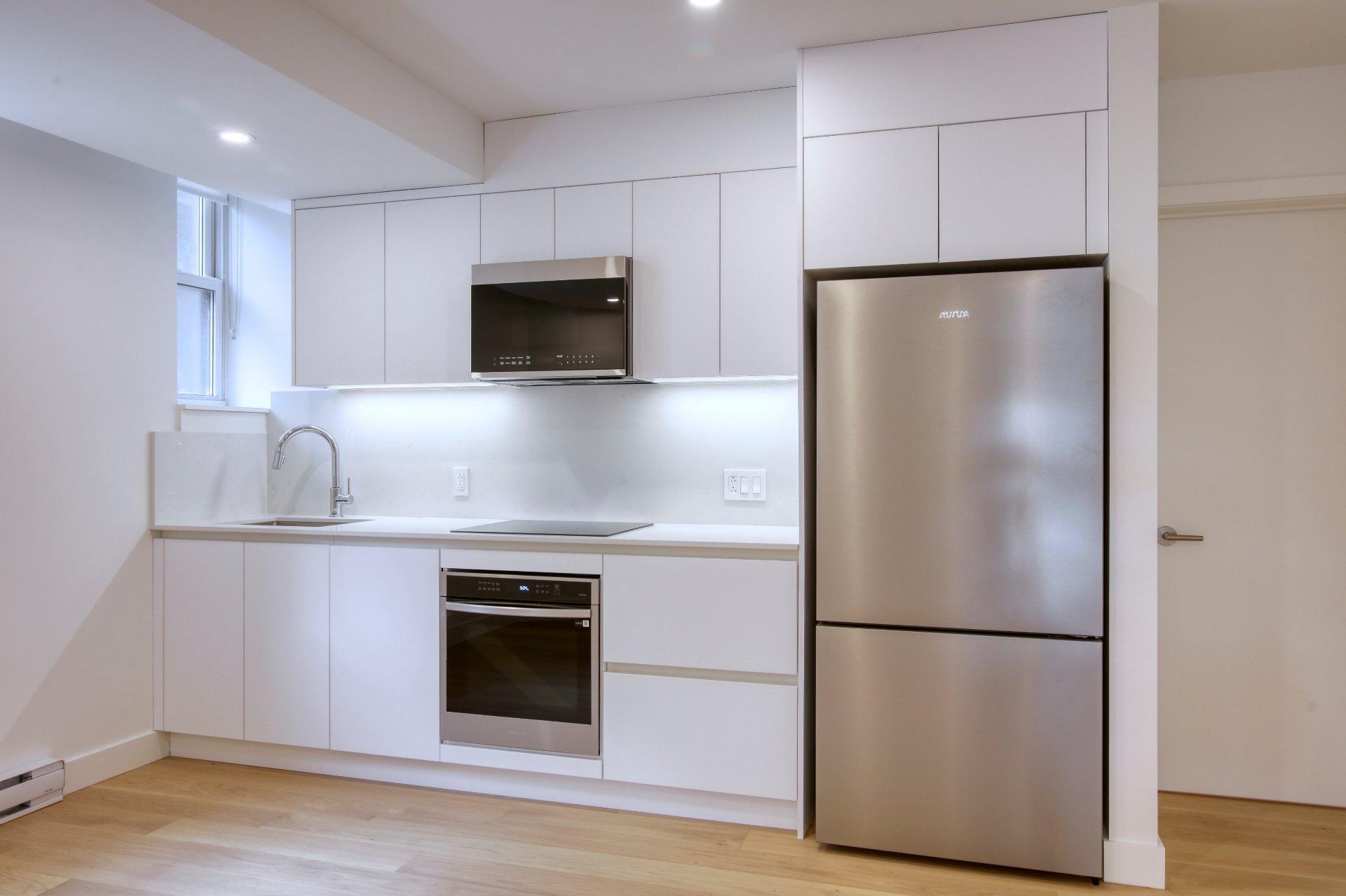 









10


Av. Rosemount

, 1,
Westmount,




QC
H3Y3K4

