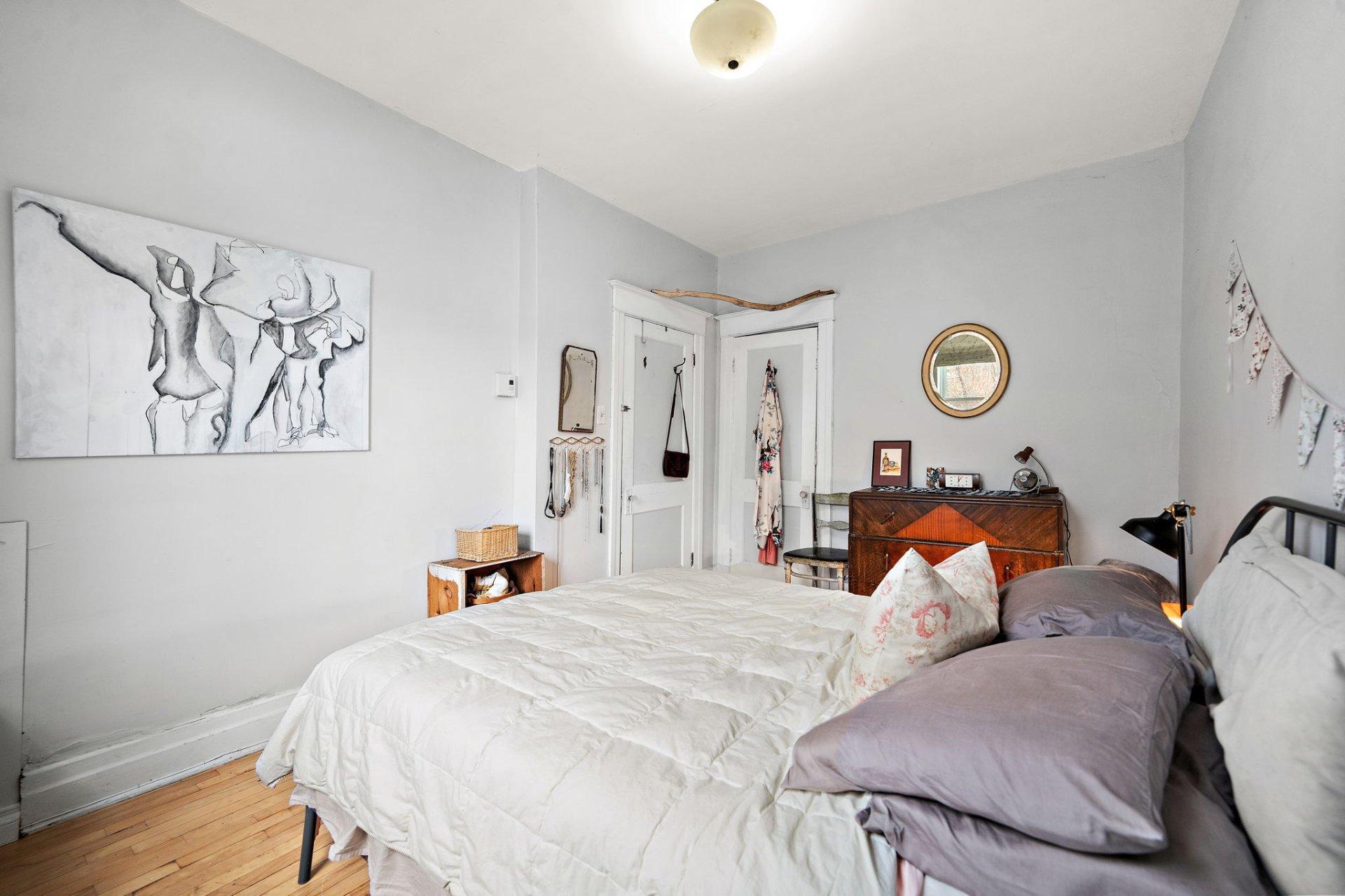 









7077

 - 7081


Av. Querbes

,
Montréal (Villeray/Saint-Michel/Parc-Extension),




QC
H3N2B3

