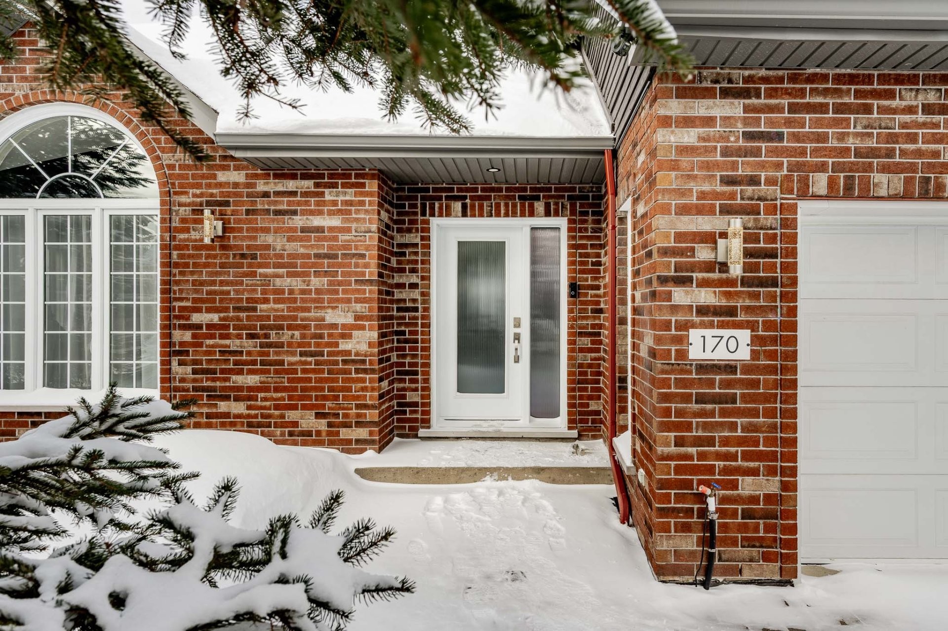 









170


Rue Jean

,
Saint-Jean-sur-Richelieu,




QC
J2W2C8

