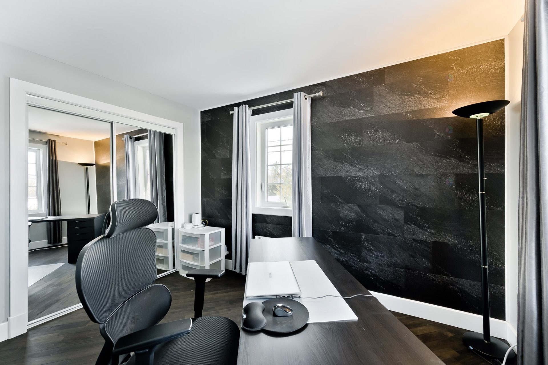 









170


Rue Jean

,
Saint-Jean-sur-Richelieu,




QC
J2W2C8

