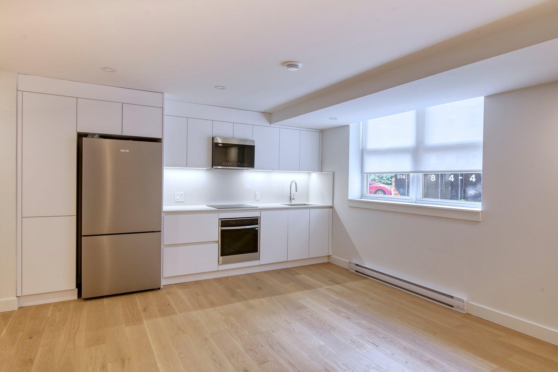 









10


Av. Rosemount

, 3,
Westmount,




QC
H3Y3K4

