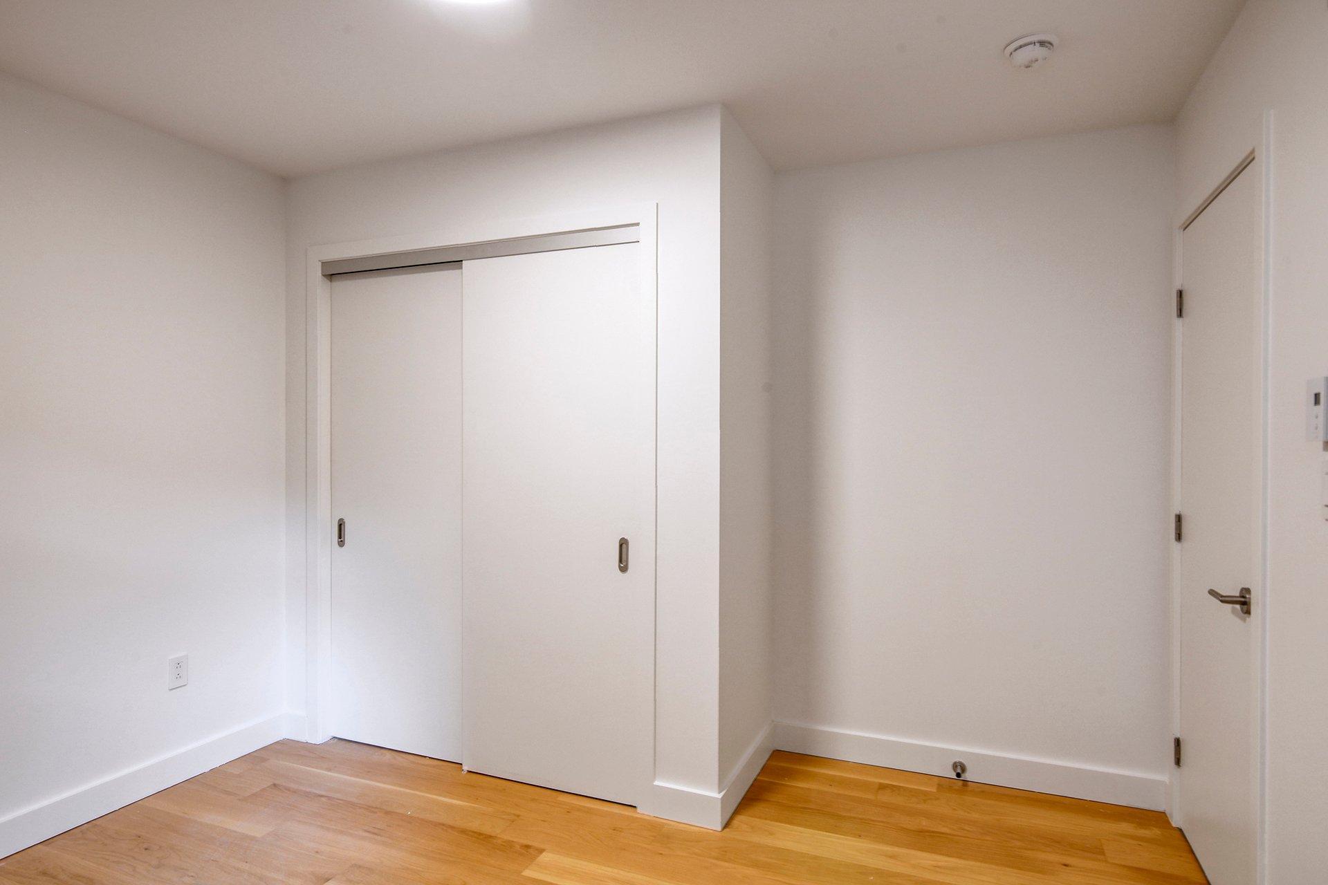 









10


Av. Rosemount

, 3,
Westmount,




QC
H3Y3K4

