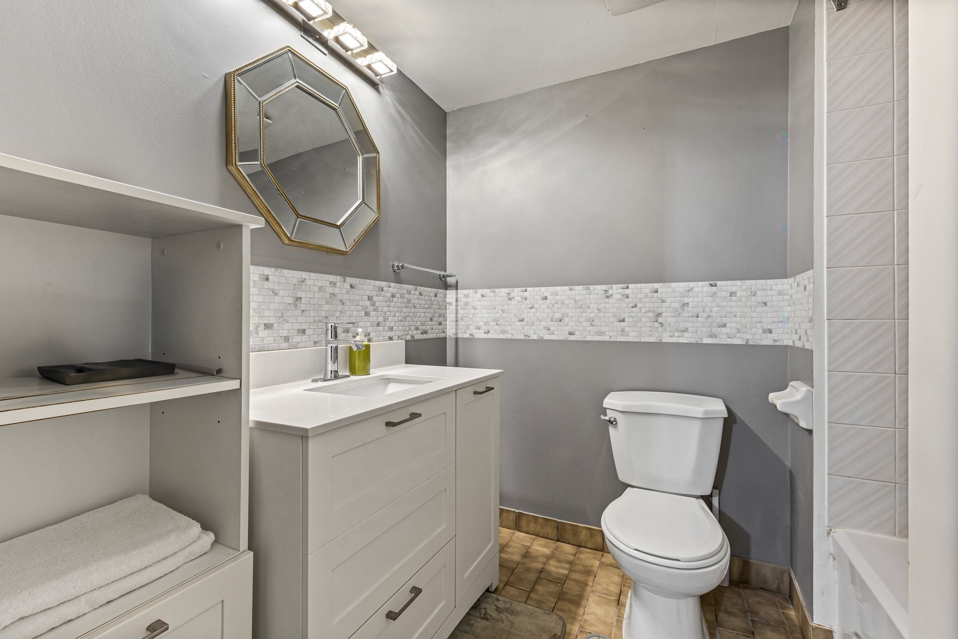 









1055


Rue St-Mathieu

, 851,
Montréal (Ville-Marie),




QC
H3H2S3

