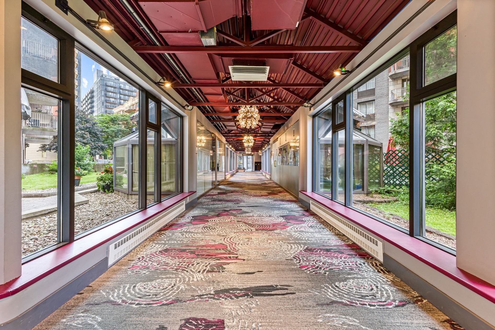 









1055


Rue St-Mathieu

, 851,
Montréal (Ville-Marie),




QC
H3H2S3

