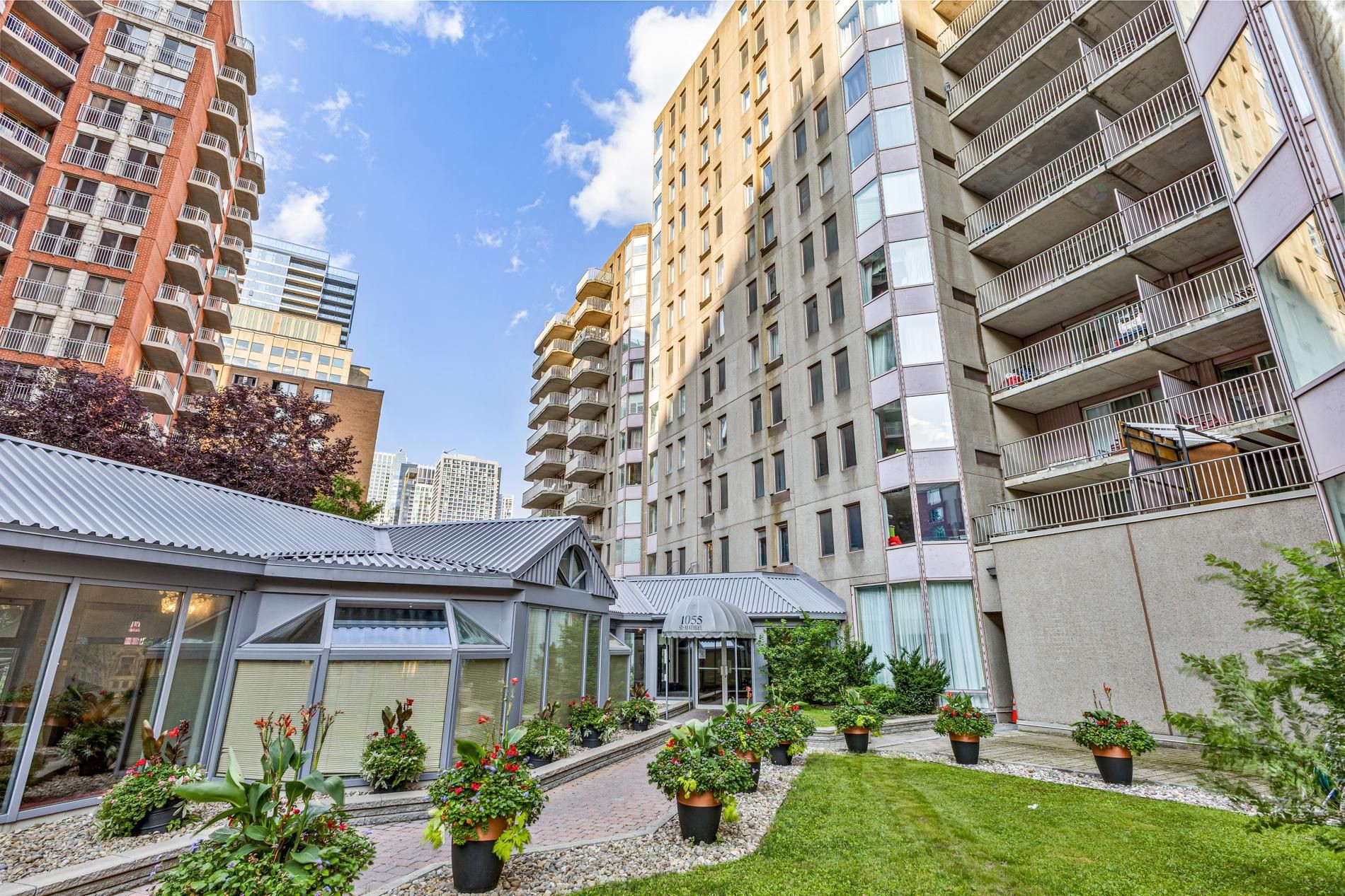 









1055


Rue St-Mathieu

, 851,
Montréal (Ville-Marie),




QC
H3H2S3

