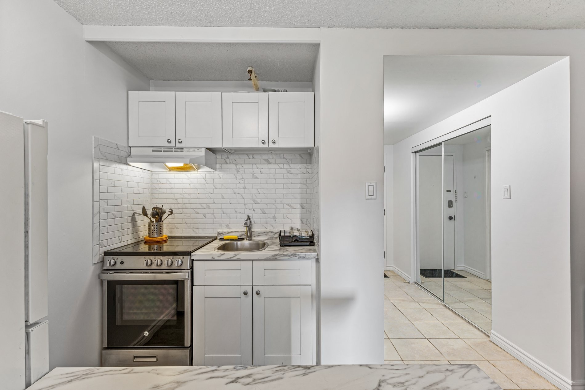 









1055


Rue St-Mathieu

, 851,
Montréal (Ville-Marie),




QC
H3H2S3

