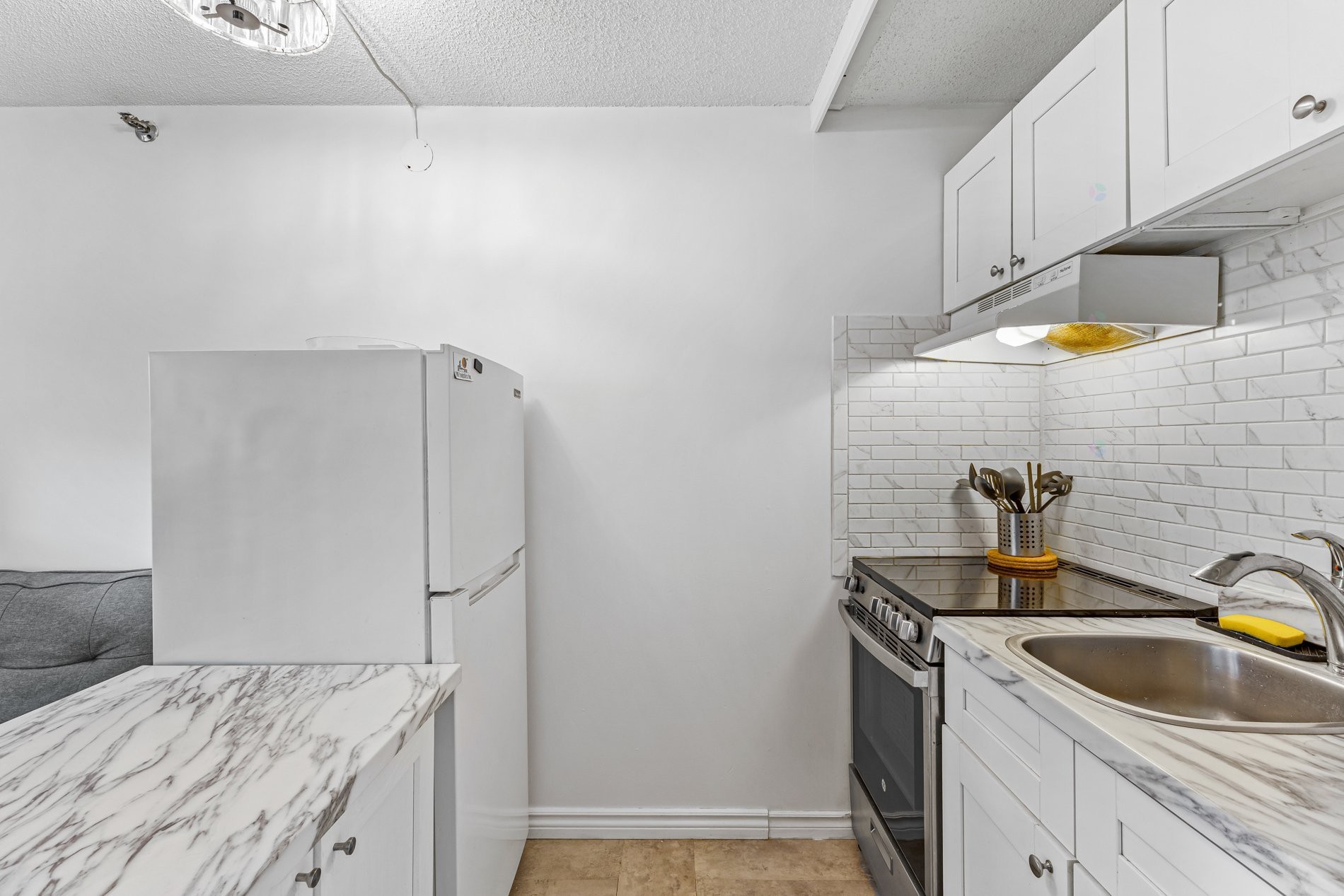 









1055


Rue St-Mathieu

, 851,
Montréal (Ville-Marie),




QC
H3H2S3

