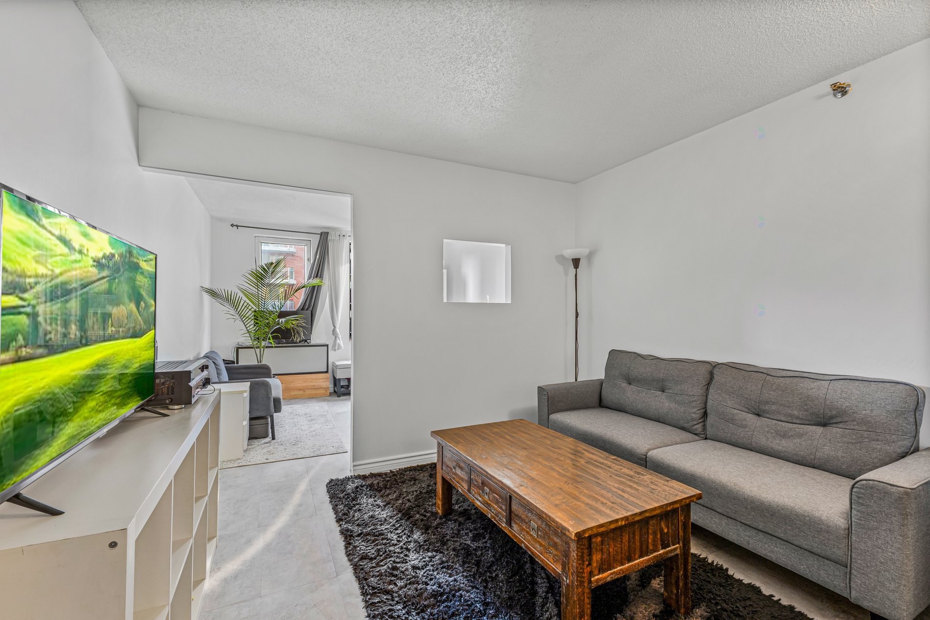 









1055


Rue St-Mathieu

, 851,
Montréal (Ville-Marie),




QC
H3H2S3

