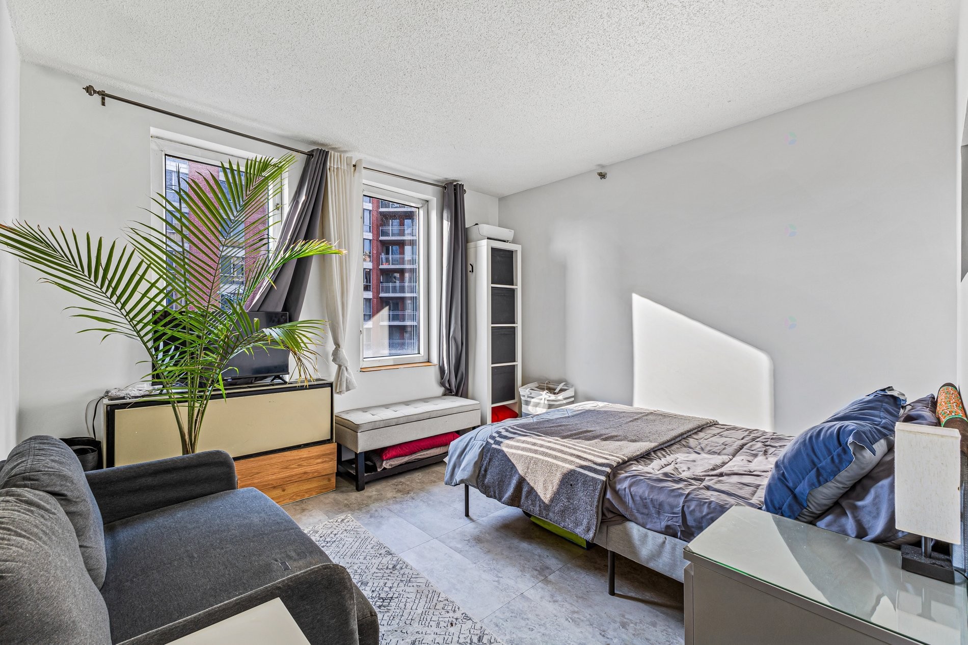 









1055


Rue St-Mathieu

, 851,
Montréal (Ville-Marie),




QC
H3H2S3

