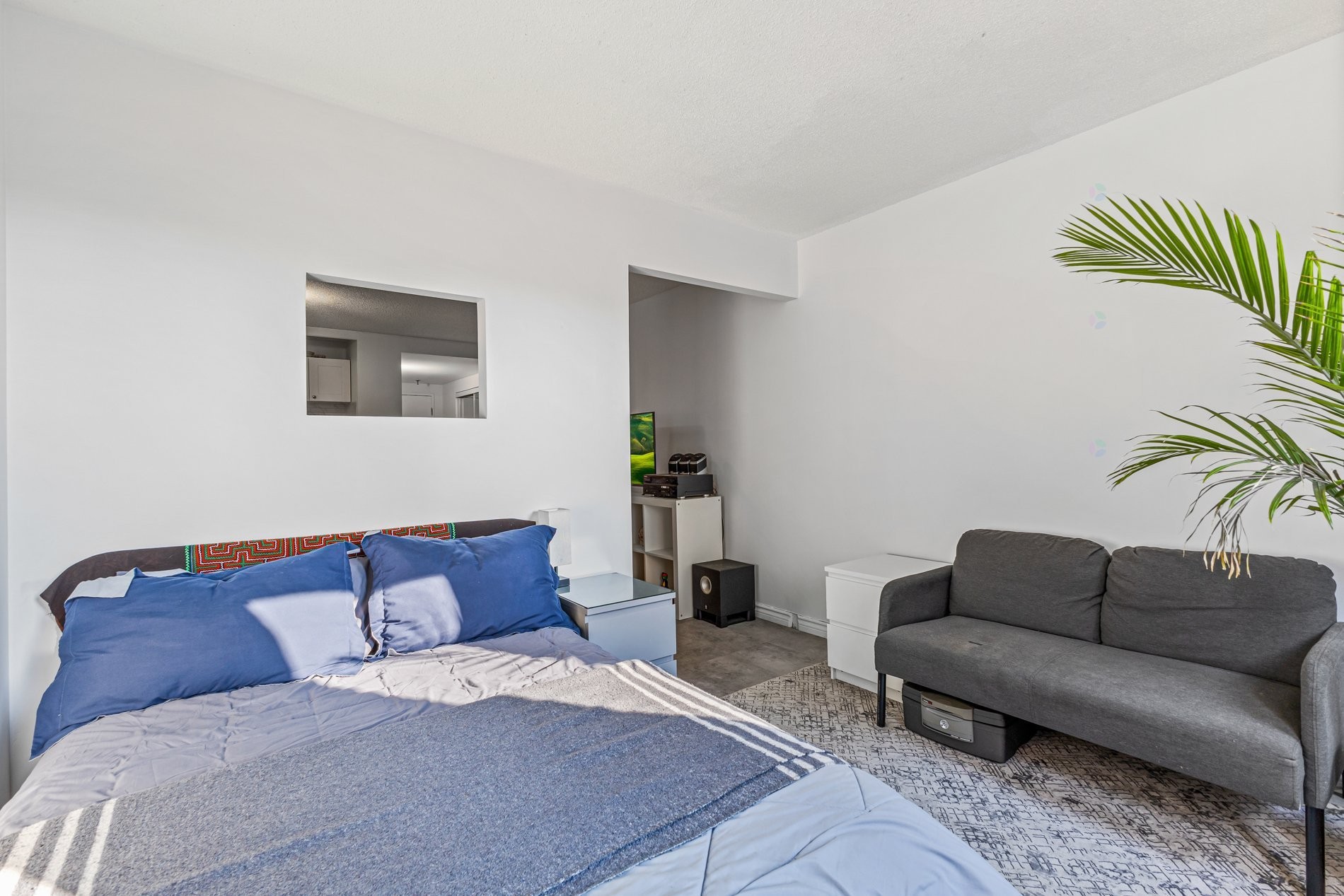 









1055


Rue St-Mathieu

, 851,
Montréal (Ville-Marie),




QC
H3H2S3

