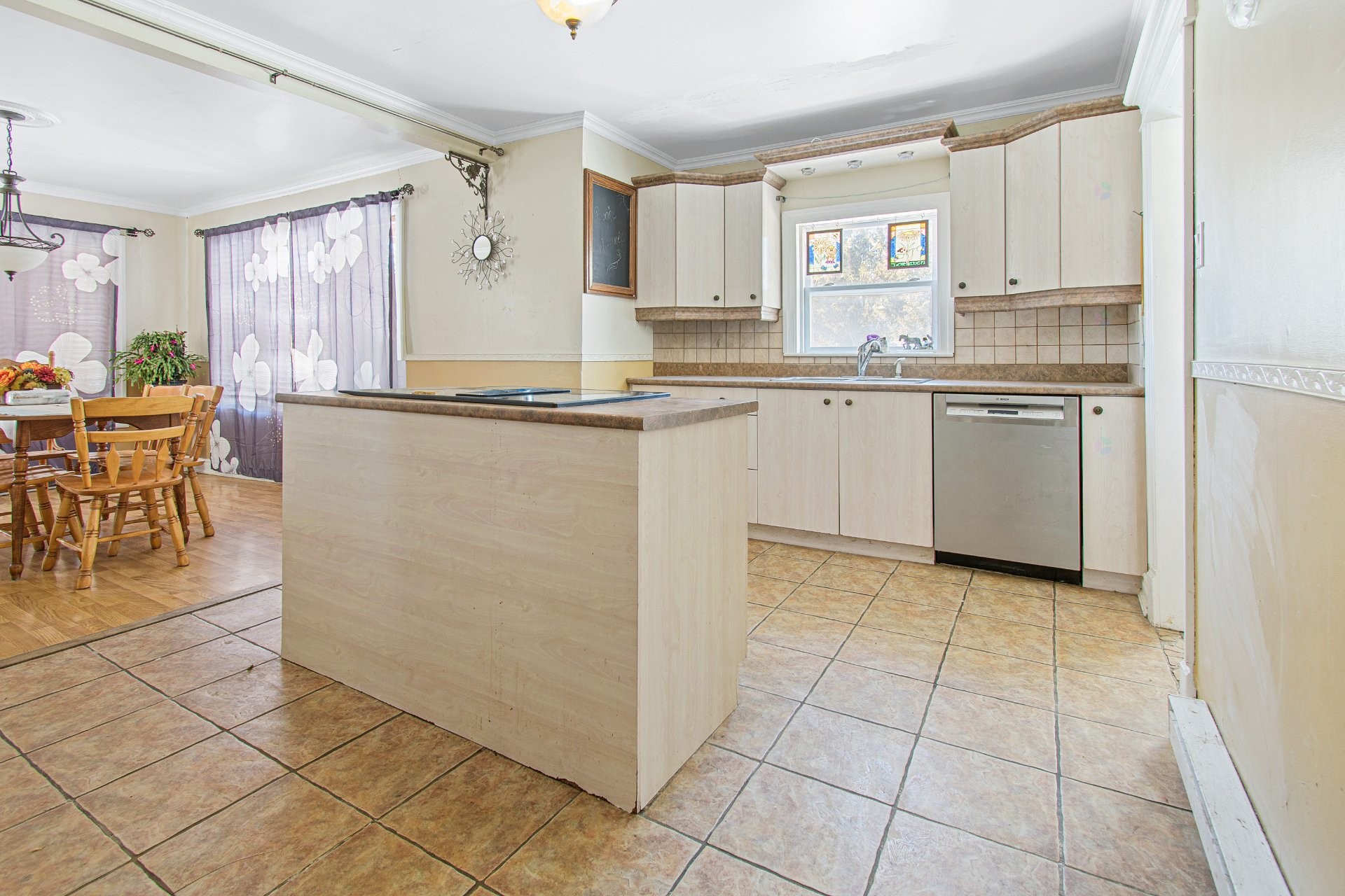 









248


Route du Canton

,
Brownsburg-Chatham,




QC
J8G2E9

