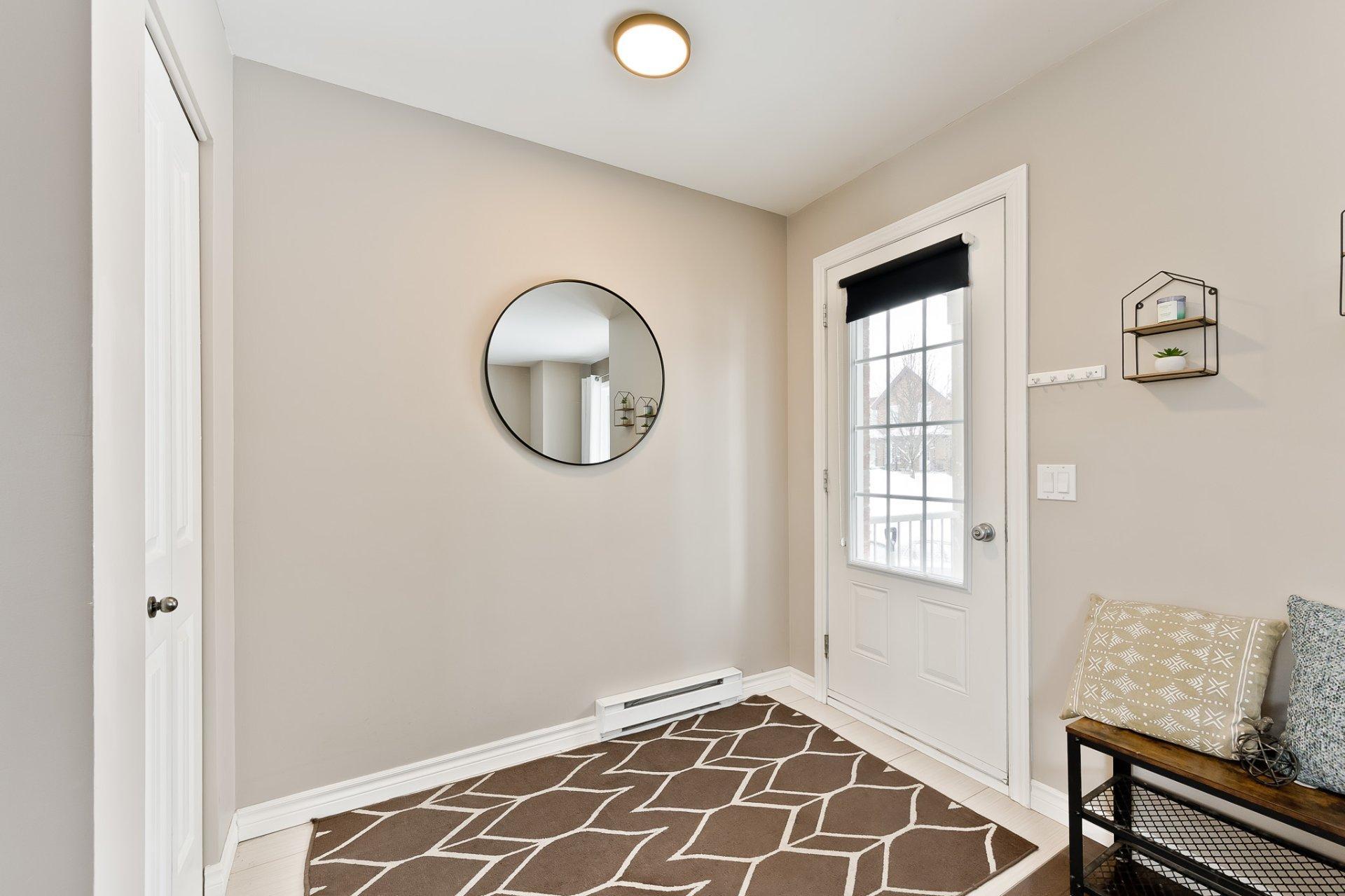 









1301


Rue Marini

,
Sherbrooke (Brompton/Rock Forest/Saint-Élie/Deauville),




QC
J1N0L1

