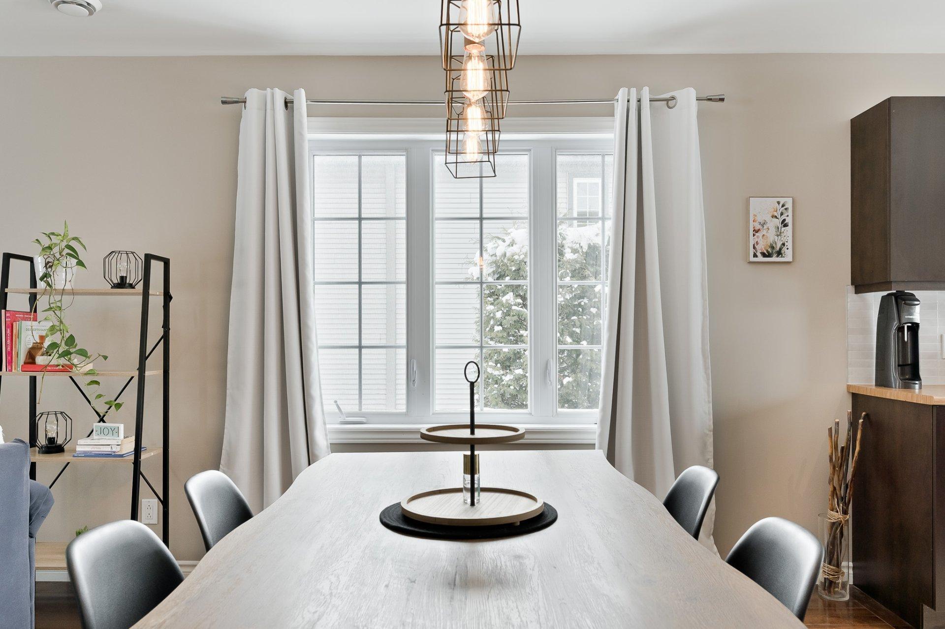 









1301


Rue Marini

,
Sherbrooke (Brompton/Rock Forest/Saint-Élie/Deauville),




QC
J1N0L1

