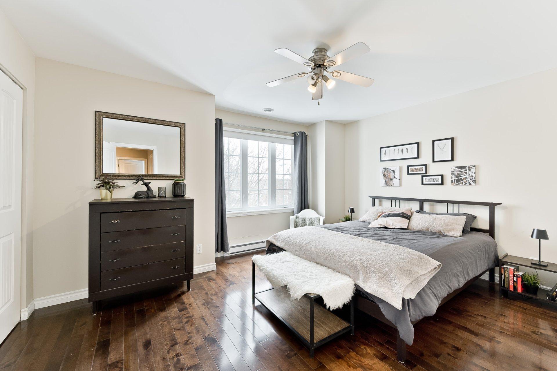 









1301


Rue Marini

,
Sherbrooke (Brompton/Rock Forest/Saint-Élie/Deauville),




QC
J1N0L1

