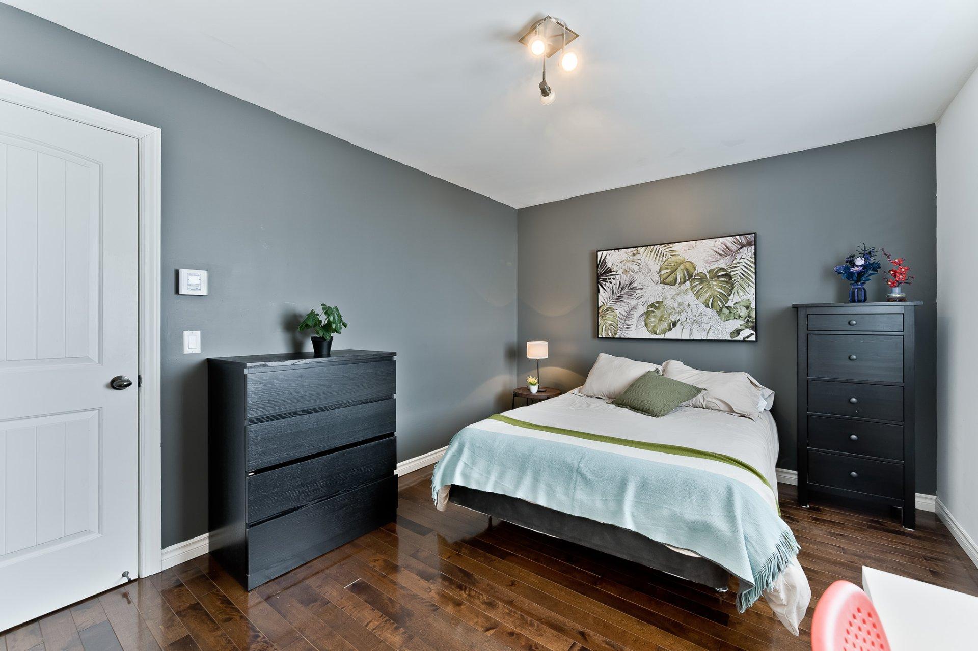 









1301


Rue Marini

,
Sherbrooke (Brompton/Rock Forest/Saint-Élie/Deauville),




QC
J1N0L1

