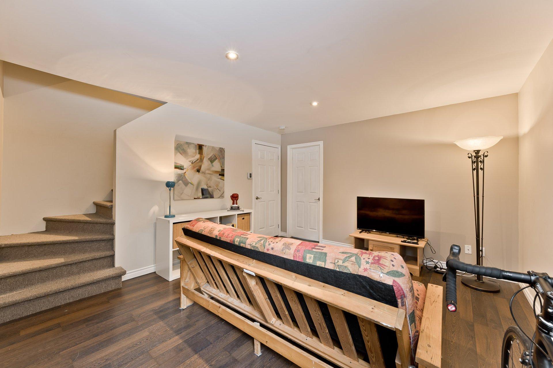 









1301


Rue Marini

,
Sherbrooke (Brompton/Rock Forest/Saint-Élie/Deauville),




QC
J1N0L1

