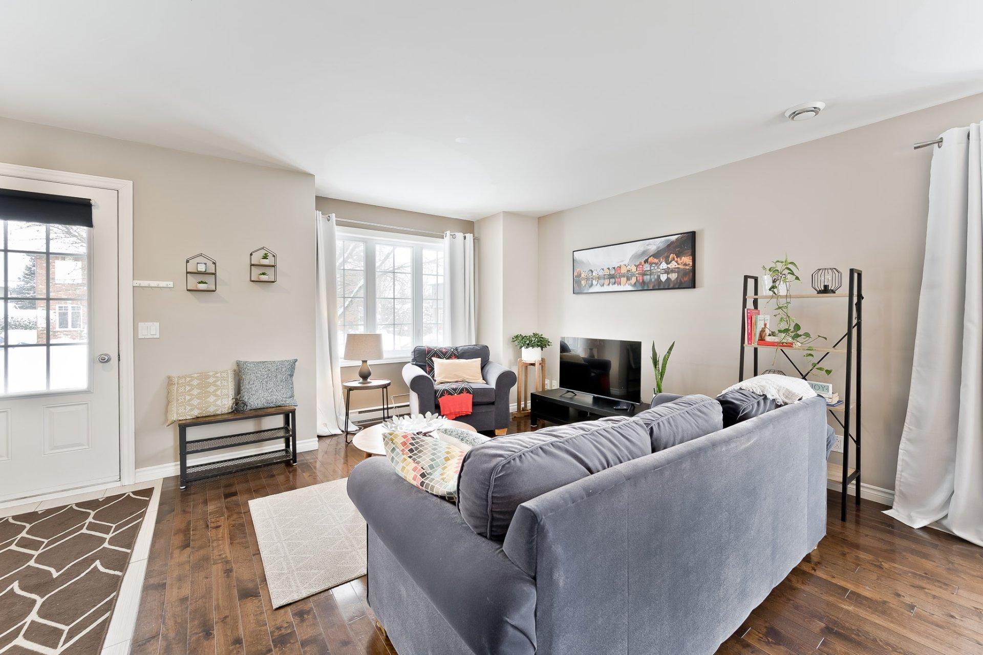 









1301


Rue Marini

,
Sherbrooke (Brompton/Rock Forest/Saint-Élie/Deauville),




QC
J1N0L1

