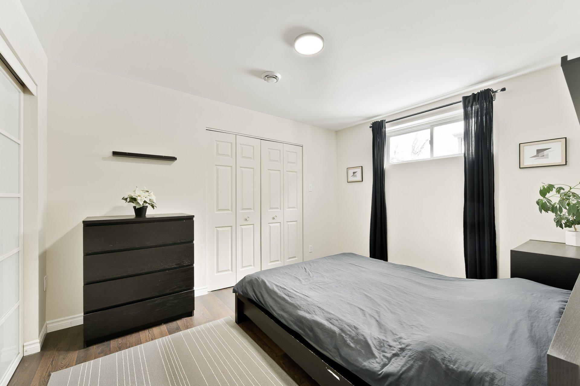 









1301


Rue Marini

,
Sherbrooke (Brompton/Rock Forest/Saint-Élie/Deauville),




QC
J1N0L1

