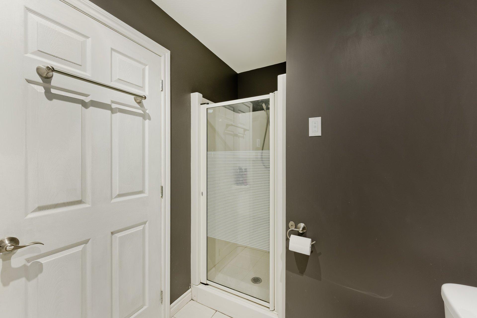 









1301


Rue Marini

,
Sherbrooke (Brompton/Rock Forest/Saint-Élie/Deauville),




QC
J1N0L1

