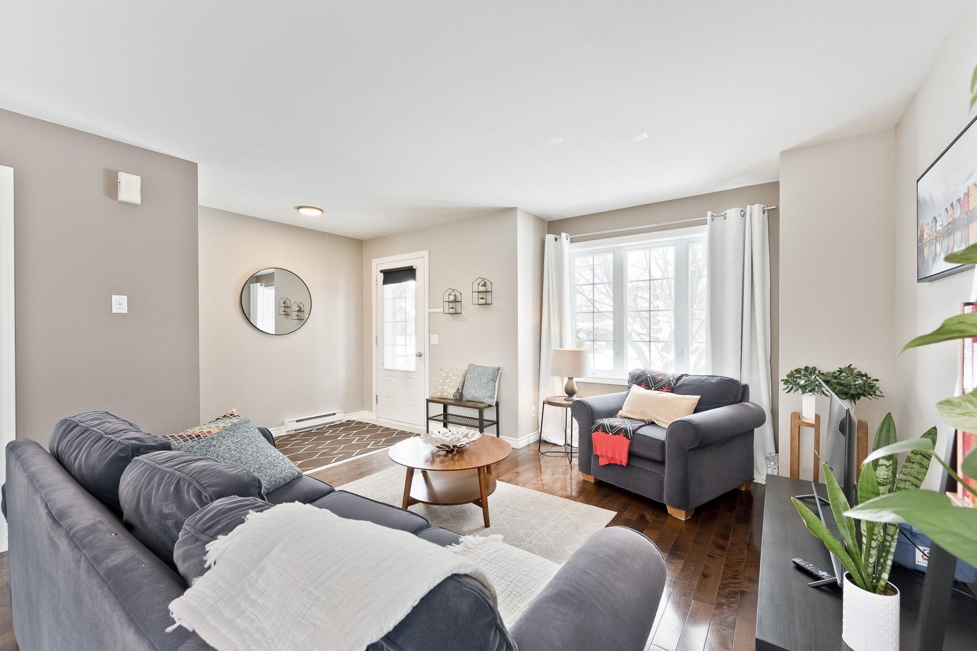 









1301


Rue Marini

,
Sherbrooke (Brompton/Rock Forest/Saint-Élie/Deauville),




QC
J1N0L1

