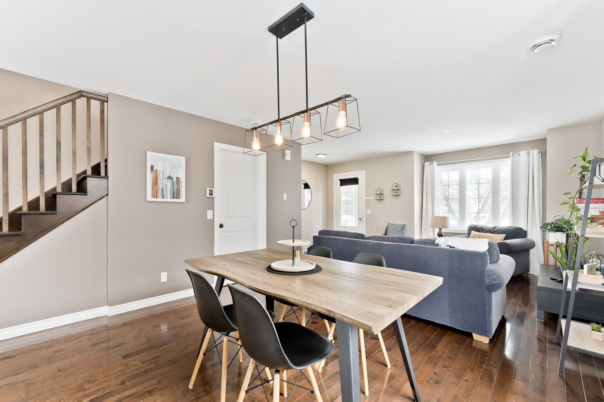 









1301


Rue Marini

,
Sherbrooke (Brompton/Rock Forest/Saint-Élie/Deauville),




QC
J1N0L1

