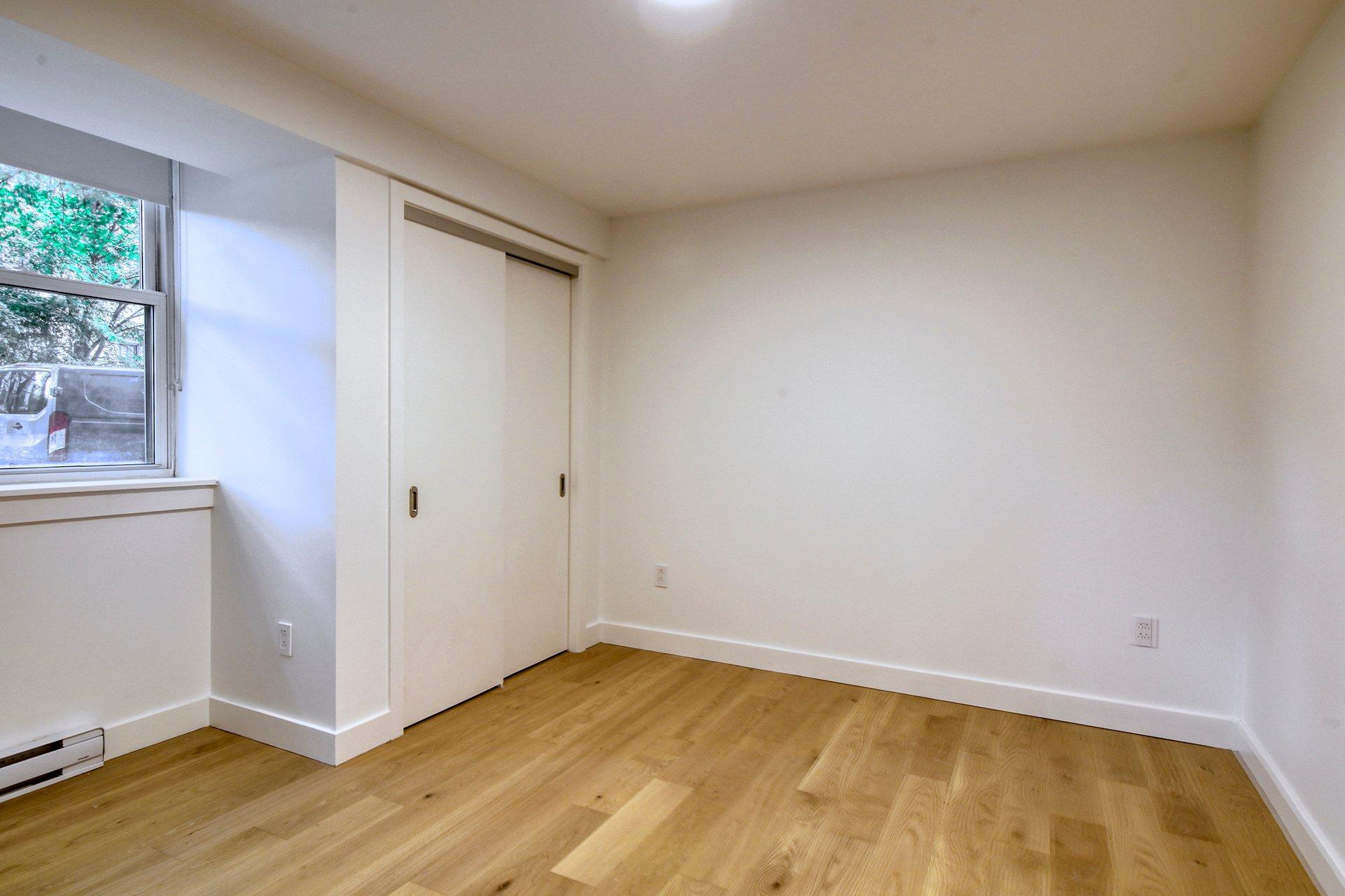 









10


Av. Rosemount

, 4,
Westmount,




QC
H3Y3K4

