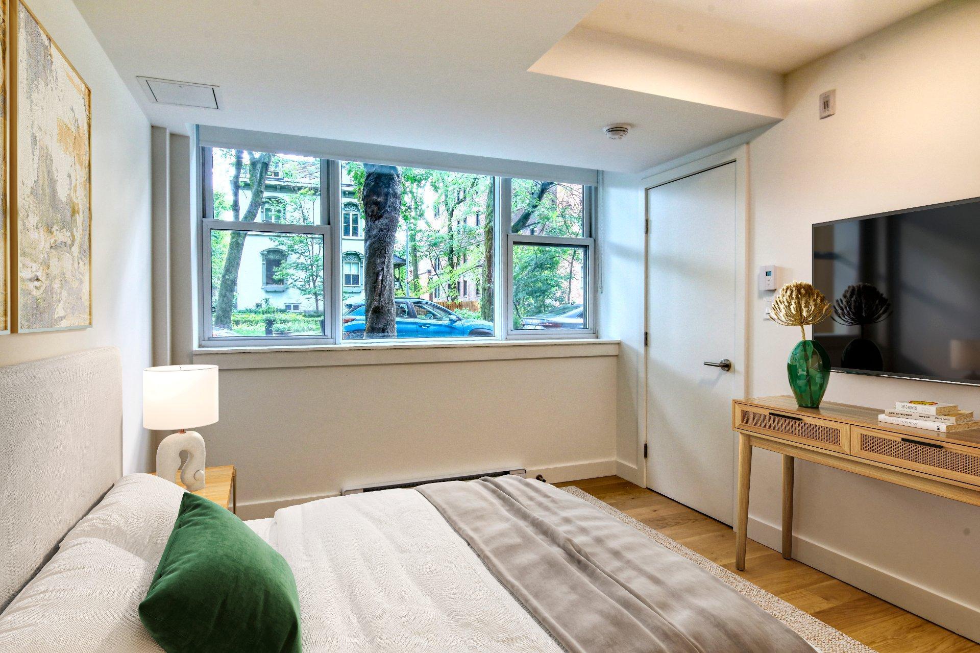 









10


Av. Rosemount

, 4,
Westmount,




QC
H3Y3K4

