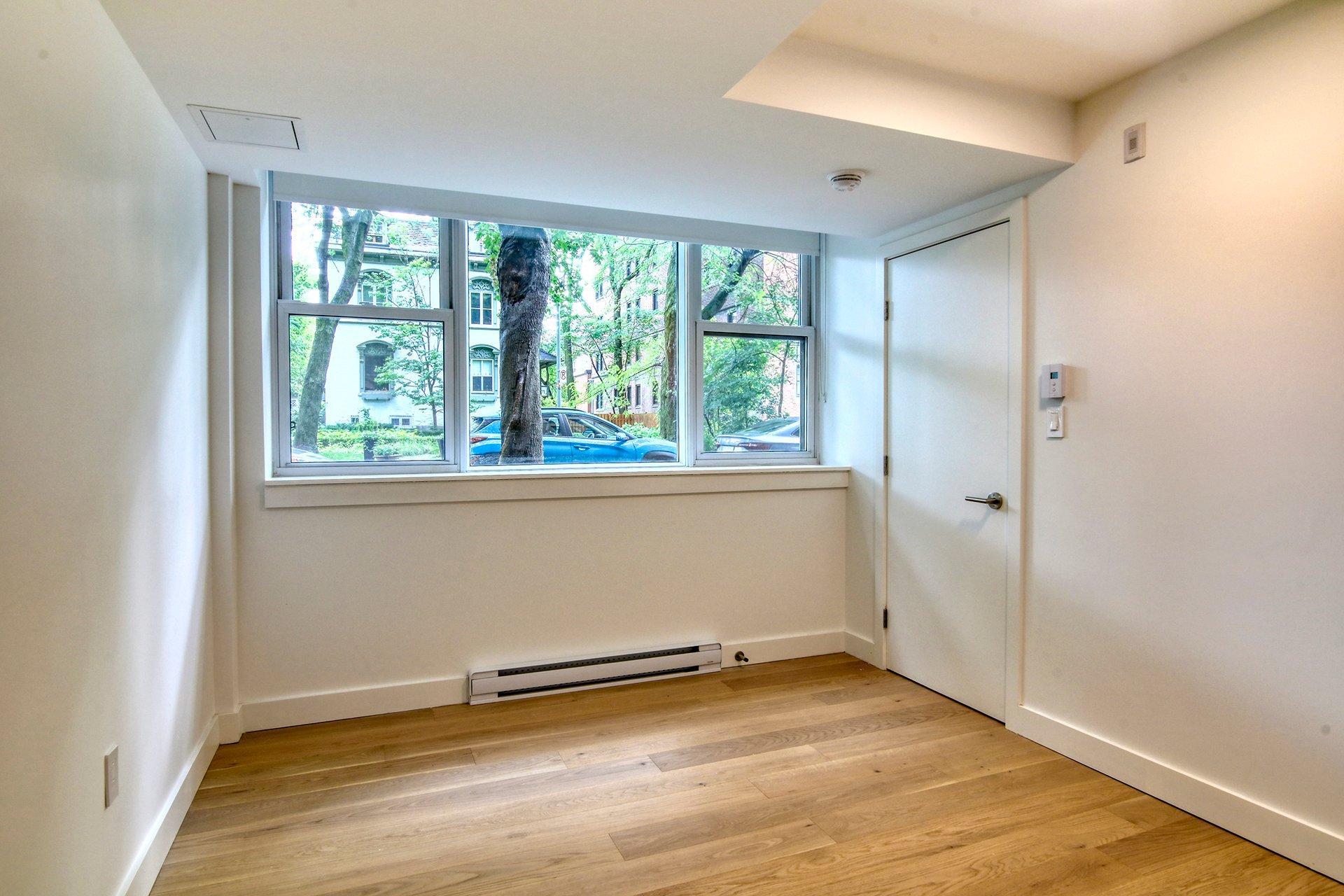 









10


Av. Rosemount

, 4,
Westmount,




QC
H3Y3K4

