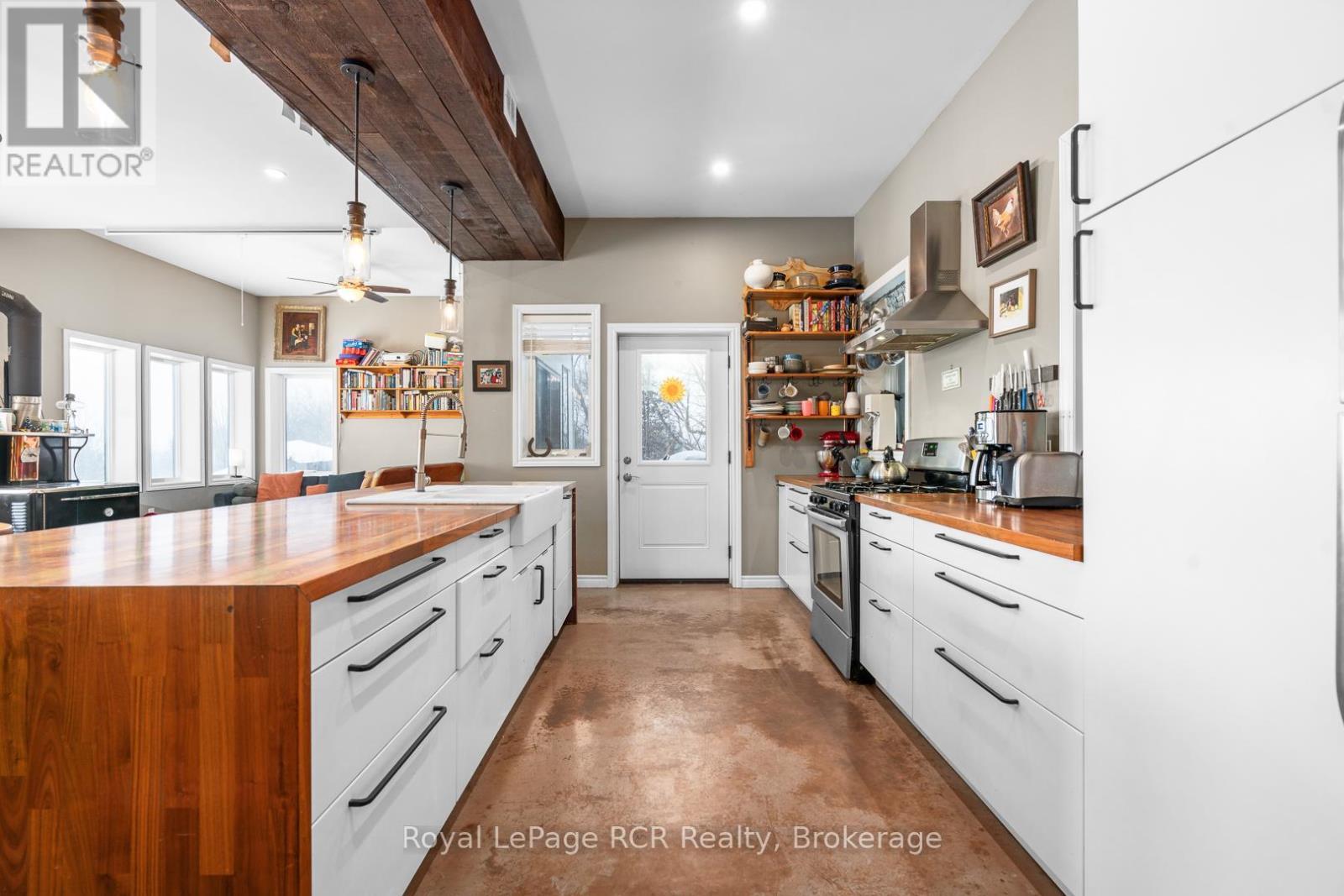 












251 MILL ROAD

,
Chatsworth,







Ontario
N0H1R0

