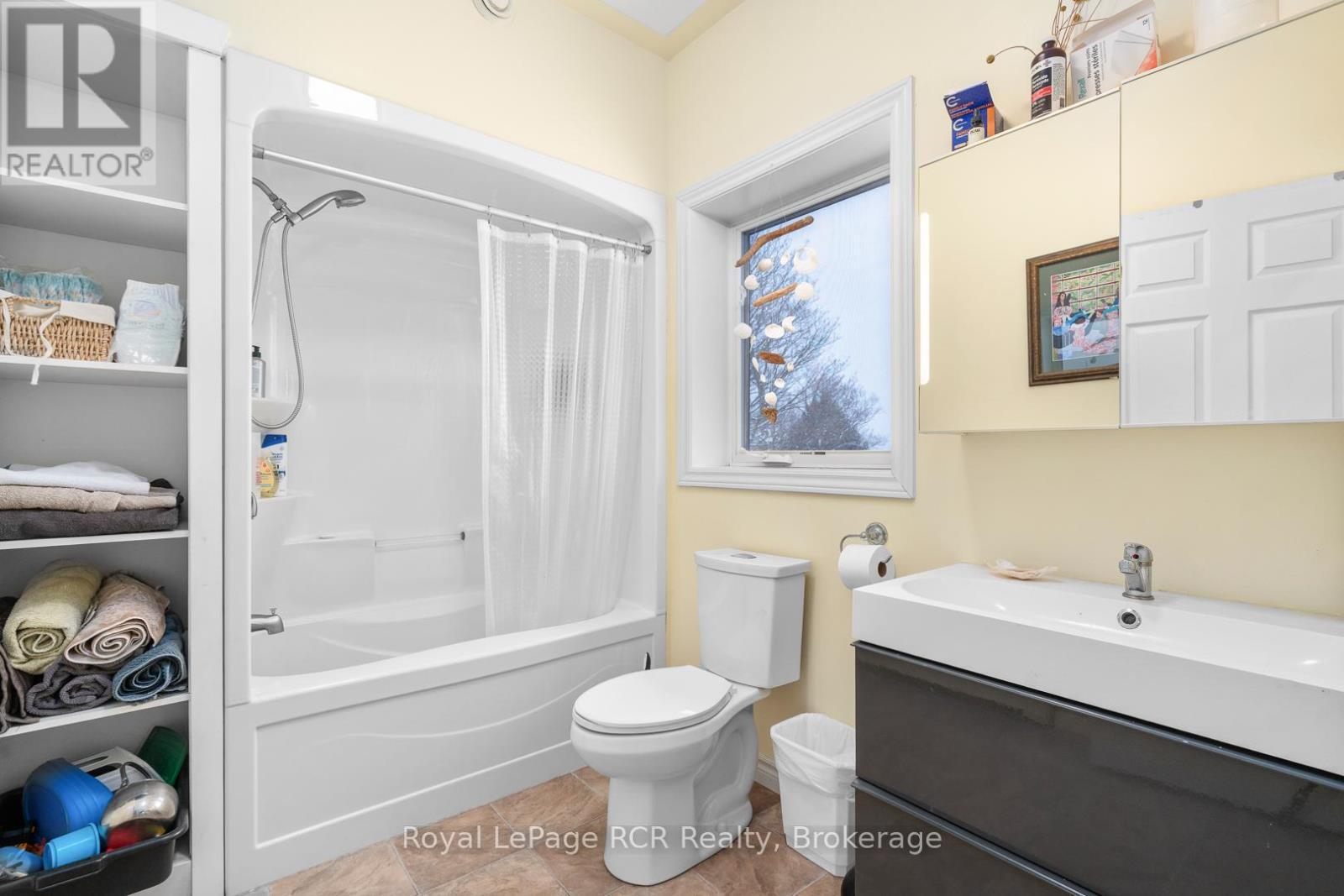 












251 MILL ROAD

,
Chatsworth,







Ontario
N0H1R0

