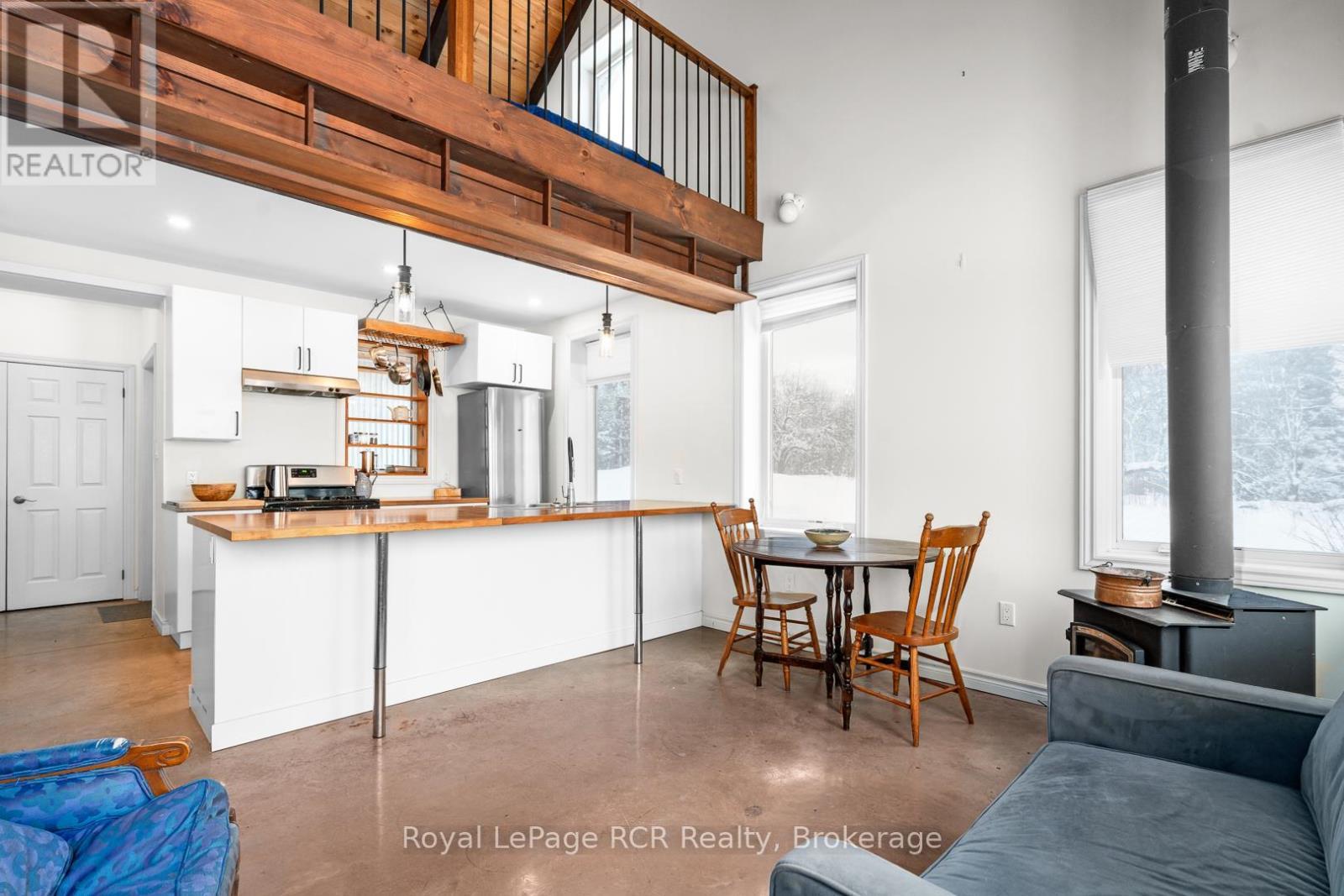 












251 MILL ROAD

,
Chatsworth,







Ontario
N0H1R0

