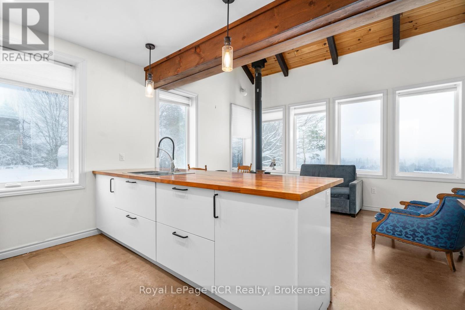 












251 MILL ROAD

,
Chatsworth,







Ontario
N0H1R0

