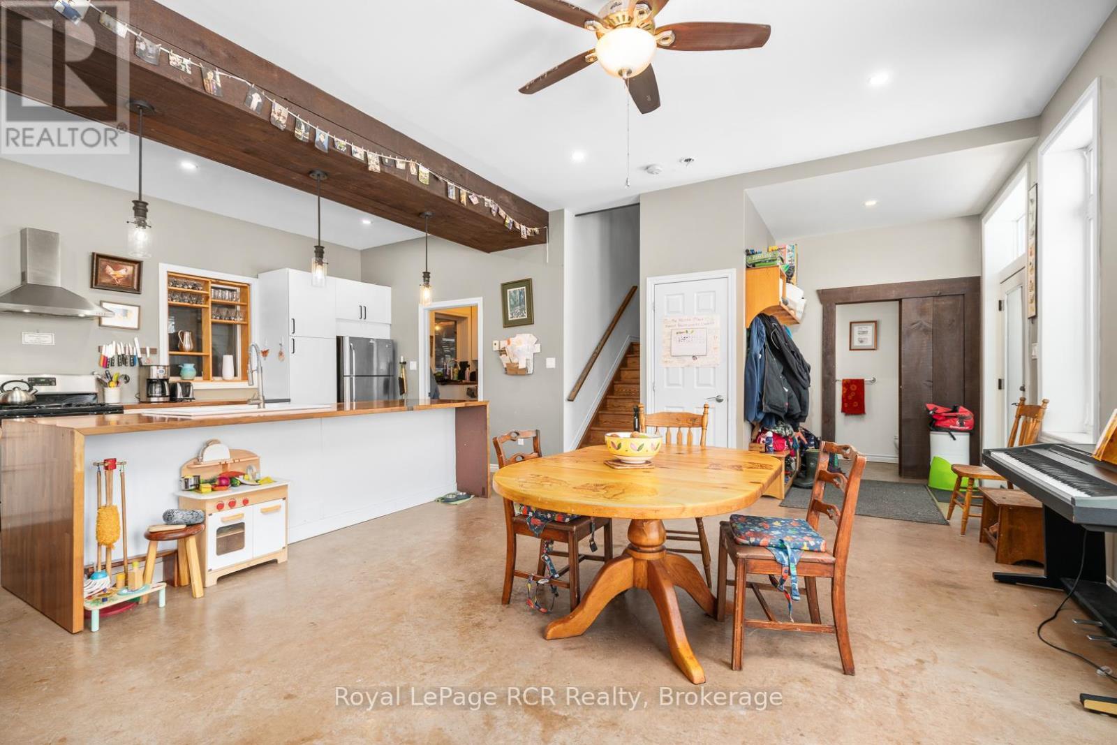 












251 MILL ROAD

,
Chatsworth,







Ontario
N0H1R0

