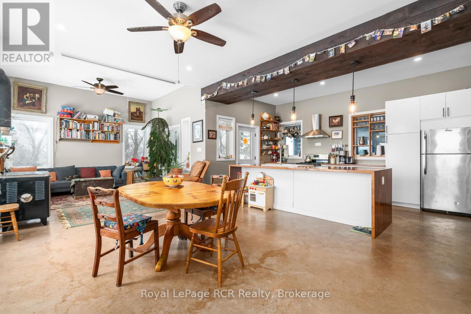 












251 MILL ROAD

,
Chatsworth,







Ontario
N0H1R0

