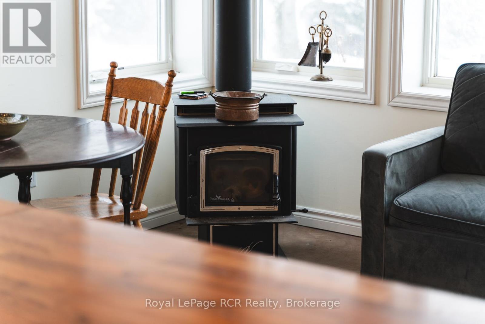 












251 MILL ROAD

,
Chatsworth,







Ontario
N0H1R0

