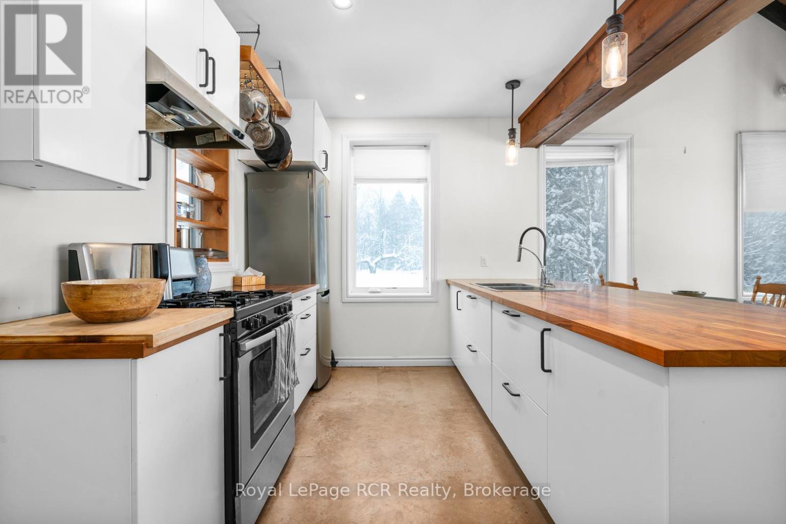 












251 MILL ROAD

,
Chatsworth,







Ontario
N0H1R0

